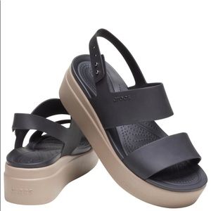 Crocs Brooklyn low wedge black/ mushroom sz8